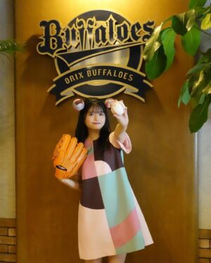 Hina Kagei Instagram - _
オリックス×楽天戦 始球式務めさせていただきました
初の始球式は思った以上に緊張せず、会場の熱気やグラウンドから見える景色を楽しみながら投げれました！
コツコツと練習してかっこいい姿を見せれるように頑張ったので
また後日、別で写真や動画あげさせて下さい。笑

そして大和コネクト証券の新CMで私が演じた コネクトさん も
初お披露目でした🙂‍↕️今後、流れるCM コネクトダンス
是非みんな真似して踊ってね〜^ - ^
貴重な経験をありがとうございました。