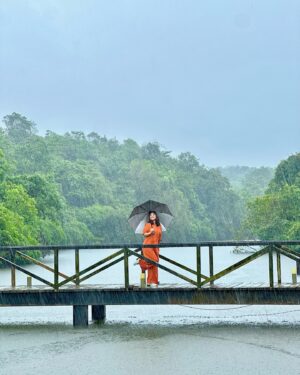 Hina Khan Instagram - Because she is a PLUVIOPHILE 

#baarish #mumbairains #monsoon #rejuvenation