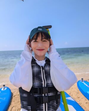 Hiroe Igeta Instagram - 「ホリケンのみんなともだち」
23時45分からです🌺
沖縄の絶景に癒やされました、ぜひ🌈