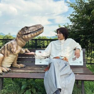 Hirofumi Araki Instagram - 「劇画タッちーたん」
と勝手に命名して、お手をさせている風写真を📸

誰かこの方の名前を教えてください。

inおばあちゃんの里

#丹波市観光アンバサダー
#丹波市観光サポーター
#SATURDAYTAMBA