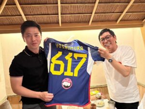Hirofumi Yoshimura Instagram - さんまさんとお誕生日会、やで。みんなも今年1年いいことありますように、やで！