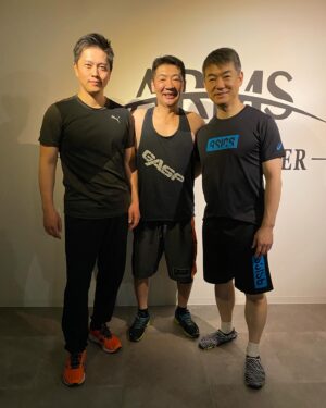 Hirofumi Yoshimura Instagram - おっさん筋トレ同好会、やで。無理しない範囲でほどほどにやらなあかんわ。