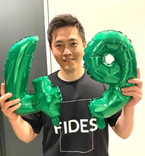 Hirofumi Yoshimura Instagram - 本日、誕生日、28歳に、いや、待てよ。49歳になってしもたわ。元気に頑張るわ。