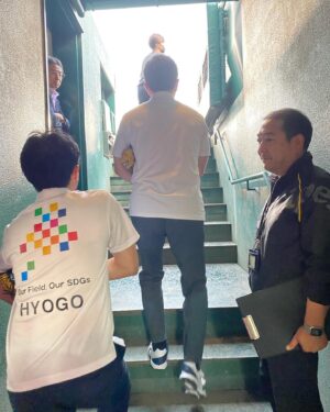 Hirofumi Yoshimura Instagram - 関西ダービーで始球式、なうやで。