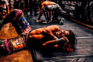 Hiromu Takahashi Instagram - 【6.21後楽園ホール大会】
HIROMUBOMB!!! を撮影してくれた西槇太一さんが撮ってくれたよ（@nishimakitaichi ）

美しいね📸