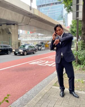Hiromu Takahashi Instagram - (株)L• I•J 代表取締役社長の高橋ヒロムです👔
新入社員の内藤くんと雑誌取材を受けました。

本日発売 #週刊SPA!