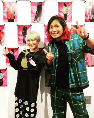 Hiromu Takahashi Instagram - 【ロリクレ展示会にて】

かなすさん！ご結婚おめでとうございます㊗️

MAHさん！スーパーカッコイイすぎ💦

そして、ロリクレの春物もめちゃくちゃカッケー&可愛いで最高😭