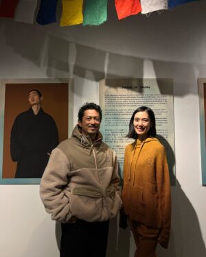 Hiroyuki Ikeuchi Instagram - 最終日pop up行ってきました。サスティビナルなアウターウェアブランド。ロゴも可愛い

ABODE OF SNOW 

久々にTAOさんともお会いしました。

素敵なブランドです。