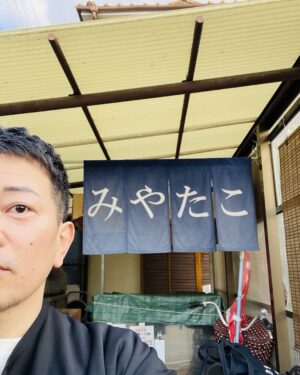 Hiroyuki Miyasako Instagram - 弾丸で実家に帰って来ました♪
来年もみやたこをよろしくお願い致します😌