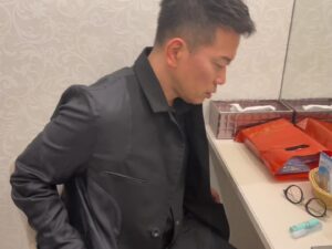 Hiroyuki Miyasako Instagram - ベイビーになれるという噂のアメを舐めてみた