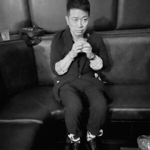 Hiroyuki Miyasako Instagram - toridoribase × SAMURAIのイベントにて。

恐らく最年長である人見知り爆発おじさん🤯

声をかけてくれた人たちありがとう、、