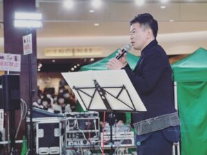 Hiroyuki Miyasako Instagram - けやきウォーク前橋さんでリリースイベントでした😆
人の多さにビックリ！たくさんの人にセカンドプロポーズをお届けできてよかったです！
来月は名古屋と大阪いくよ〜👍

#セカンドプロポーズ
#けやきウォーク前橋