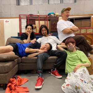 Hiroyuki Miyasako Instagram - 本番まであと10日。ワクワクしかないーーー！！！
舞台でこんなシーンはございません😏
