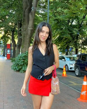 Hivda Zizan Alp Instagram - Selam ben geldim 🎴