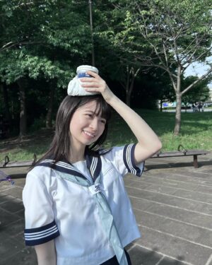 Hiyori Sakurada Instagram - いつもの公園。いつもの氷嚢。
@anokonokodomo_ktv