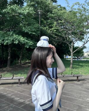Hiyori Sakurada Instagram - いつもの公園。いつもの氷嚢。
@anokonokodomo_ktv