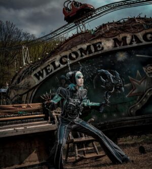 HoSo Terra Toma Instagram - 🎡To be safe up here with you….🎢

Look entirely by me
Photo by @maus.slice @mausvice