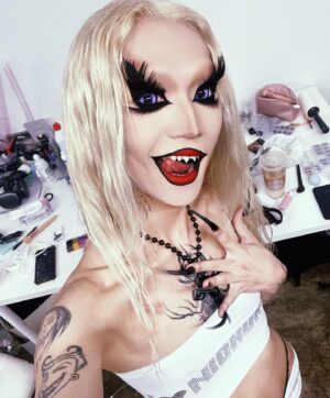 HoSo Terra Toma Instagram - I ❤️ NIOHURU
Some bts for shoot i did for @vampirechinese @nuwa1997_official go shop the collection now
Nails by @texto_dallas
