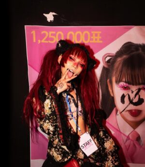HoSo Terra Toma Instagram - Cat maid w the unsettling eye at @corpsegyaruprowrestling :3 
.
.
Photos by @janice.song @maus.slice @rina.morningstar (tagged accordingly)
Hair cut by @xiaoutty hair color by @laken.ria