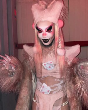 HoSo Terra Toma Instagram - 💝BOILER ROOM SEOUL💝
Was my honor being able to host such an iconic event and introduce this amazing lineup of DJs🪲 

Fit made by me👗
Hair by @laken.ria