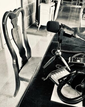 Holly Marie Combs Instagram - One month and day one of an empty seat beside me. The first of many more terribly firsts. And lasts. Yes. We are continuing albeit with a new perspective and depths of emotion that we will try to navigate with grace. It is what she wanted. And it is not lost on me that she has now made me watch the Wedding From Hell once again. Even this episode she would have loved. She loved this show and this family to no end.  We are still @thehouseofhalliwell  She is #Legacy with favorite #pruemoments all around. I can hear her now telling me to stop blubbering and to get to work.  So .... blessed be. 🤍