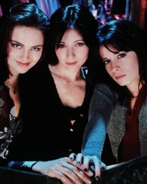 Holly Marie Combs Instagram - Happy #ShandoSunday 🤍 dance it off #Legacy