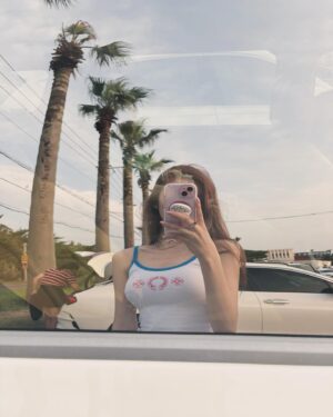 Hong Ji-yoon Instagram - 제주도 not over 🙂‍↔️