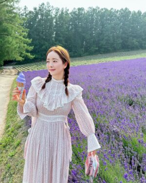 Hong Soo-ah Instagram - #라벤더 꺄💜
#北海道 🪻🌿