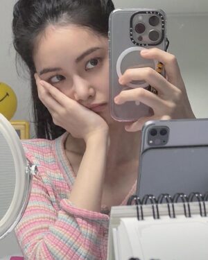 Hong Su-zu Instagram - 🫠