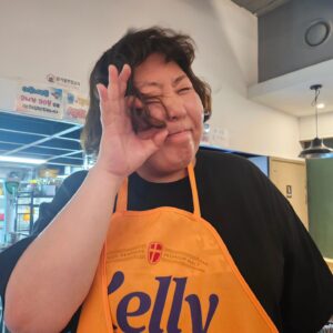Hong Yun-hwa Instagram - 아우 챙겨주겠다며ㅋㅋ
양꼬치에 꿔바로우에 토마토계란에
화채에 새우전에 감자전에 
사케1.8리터에 소주3병 처리하고
왜 배부른지 이해할수없다며
이해할수없는 얘기를하는성님ㅋㅋㅋ
아우가 항시 사랑합니다 성님😍
.
#합정동건달