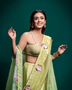 Hrishitaa Bhatt Instagram - Fresh and fabulous in green 💚
.
.
.
Styled by - @stylebyriyajain
Assisted by- @moreprachi__
Outfit- @yashodharaofficial
Jewellery - @shillpapuriidesignerjewellery
MUA-  @manish_kerekar
Hair by - @bollywoodhairartist
Clicked by - @anirudh_ramteke @abhi_nair1997
Managed by - @moushumibanerji
.
.
.
.
#hrishitaabhatt #bollywoodactress #mumbaiinfluencer #mumbaiinstagrammers #mumbaidaily #mumbaigram #mumbaifashion  #bollywoodfashion #bollywoodstyle #indianactress  #outfitinspiration  #lookoftheday #outfitoftheday #ootd
