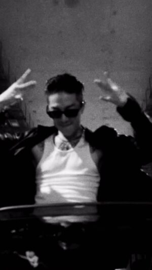 Hsin-Wei Chen Instagram - 沒幹嘛，就是想要你們跳起來

WaverLAB-Let me see ya（D.A.N.C.E.）

原班人馬，全員出動

Beats @hdtkwaveryanzc 
Mastering @liu_koi 
🎥
@sexydancer_shin @artshow_chen 
@__alice.c__
