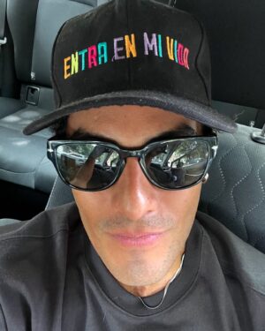 Hugo Catalán Instagram - Todos los intentos de selfie para recordarles que no todo lo que ven en redes es real y que @entraenmividamovie está en cines y está bien bonita.