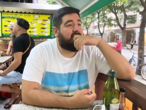 Hugo Lezama Instagram - Todo bien por RlO. Demasiado bien.