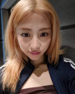 Actress Huh Yun-jin HD Instagram Photos and Wallpapers August 2024