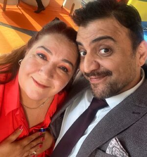 Hülya Duyar Instagram - @sinasiyurtsever  #canım #nicegüzelyaşlara  #seniçokseviyorum  #hepmutlu