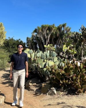 Hwang Kwang-hee Instagram - 좋아하는 선인장이랑 식물들 많아서 신났다 🌵🤠🦎🌴