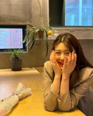 Hwang Se-in Instagram - 덕분에 싱그럽고 웃음 가득한 
하루💕 만개한 튤립 선물은 처음 💕