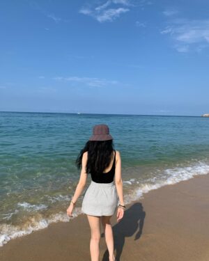 Hwang Seung-eon Instagram - 3년 전, 길고 하얗던 시절