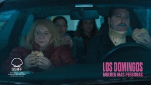 Iair Said Instagram - La película “Los Domingos Mueren Más Personas”, dirigida por Iair Said, se presentará en competencia en la Sección Horizontes Latinos, en la 72ª edición del Festival de San Sebastián, que se celebrará del 20 al 28 de septiembre.

Esta comedia dramática protagonizada por Rita Cortese, Juliana Gattas y el propio director, junto a la participación especial de Antonia Zegers, busca retratar con ternura y humor las relaciones familiares, el amor, el vínculo con el dinero y la angustia, bajo el cuestionamiento sobre el precio que “pagan” los que se quedan vivos ante el fallecimiento de un ser querido.

Estreno 31 de octubre. Solo en cines. 

🎥 Producida por @campo_cine y @patagonikfilms. Distribuida por Star Distribution Latinoamérica