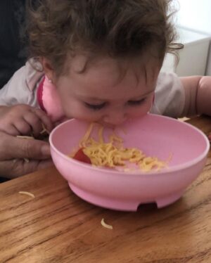 Iair Said Instagram - Ponen música y ella baila.
Llegaste a este mundo y nos cambiaste la vida.
Nos llenas de alegría con tus sonrisas. 
Nos haces feliz cada día.
Te amamos.
Feliz primer año Nina, sobrina mía. ❤️