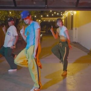 Ian Eastwood Instagram - 4…3…2…1…💔
•
•
“act viii : i hate to be alone” @4batz 
•
dancers : @monyettc @kelliekessling 
•
#dance #dancers #commercialchoreography