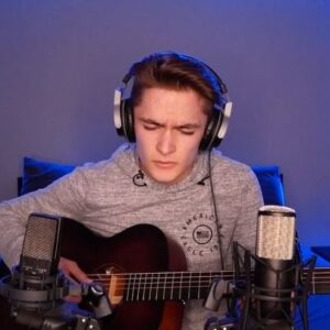 Ian Grey Instagram - Landslide - Fleetwood Mac

link in bio :)