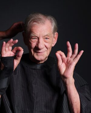 Ian McKellen Instagram - Shedding Falstaff ✂️ 🪒 ✂️ Removing the Shakespearean character's hair. 

@ianmckellen 
@playerkingsplay 

Hair and grooming by Luke Davies @supply.91 with special thanks @tomtom860 

#IanMcKellen #Falstaff #Shakespeare Photo #FredericAranda