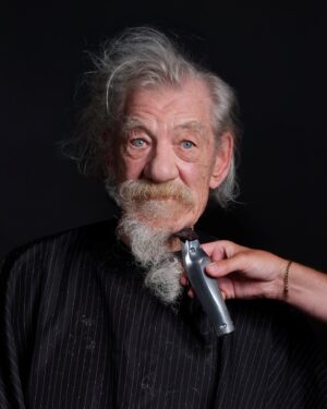 Ian McKellen Instagram - Shedding Falstaff ✂️ 🪒 ✂️ Removing the Shakespearean character's hair. 

@ianmckellen 
@playerkingsplay 

Hair and grooming by Luke Davies @supply.91 with special thanks @tomtom860 

#IanMcKellen #Falstaff #Shakespeare Photo #FredericAranda
