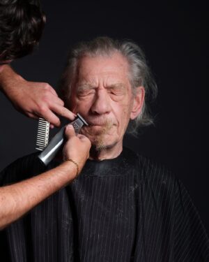 Ian McKellen Instagram - Shedding Falstaff ✂️ 🪒 ✂️ Removing the Shakespearean character's hair. 

@ianmckellen 
@playerkingsplay 

Hair and grooming by Luke Davies @supply.91 with special thanks @tomtom860 

#IanMcKellen #Falstaff #Shakespeare Photo #FredericAranda