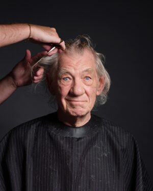 Ian McKellen Instagram - Shedding Falstaff ✂️ 🪒 ✂️ Removing the Shakespearean character's hair. 

@ianmckellen 
@playerkingsplay 

Hair and grooming by Luke Davies @supply.91 with special thanks @tomtom860 

#IanMcKellen #Falstaff #Shakespeare Photo #FredericAranda