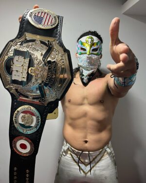 Iban Dido Gutierrez Instagram - Es con amor y para ustedes❤️🔫🌵 1ER CAMPEÓN MUNDIAL BIG LUCHA!!!🔫🌵