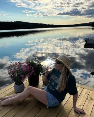 Ida Fladen Instagram - Utlandet bra, hytta best🫶🏼