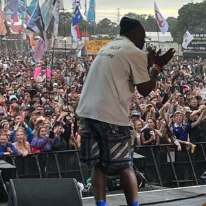 Idris Elba Instagram - Young people deserve to grow up. As a parent, it’s worrying that our society has strayed away from this as a core value. Tonight at @glastofest , we celebrated the next wave of young talent, @romayathegoat joined me on stage and delivered a performance with a message which I hope inspired our audience to take action. Collectively, we CAN make a difference but it starts with US.

Over the past decade, I’ve had the privilege of working with incredible initiatives like the @benkinsellatrust @immediatetheatre @steelwarriors @justiceforronankanda and @fcbattersea, as well as community heroes like @faz.amensty @yum_yum301 @dwaynamicdsf to drive real change for our young people who are currently facing a knife crime epidemic. Don’t Stop Your Future was not only intended to protect young people from the dangers they face but to provide opportunity, prosperity and hope and tonight we did that 👊🏿👊🏿👊🏿

#Glastonburyfestival #Glastonbury #DSYF #DontStopYourFuture